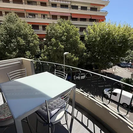2 Bedroom In The Center Of - 2305 *